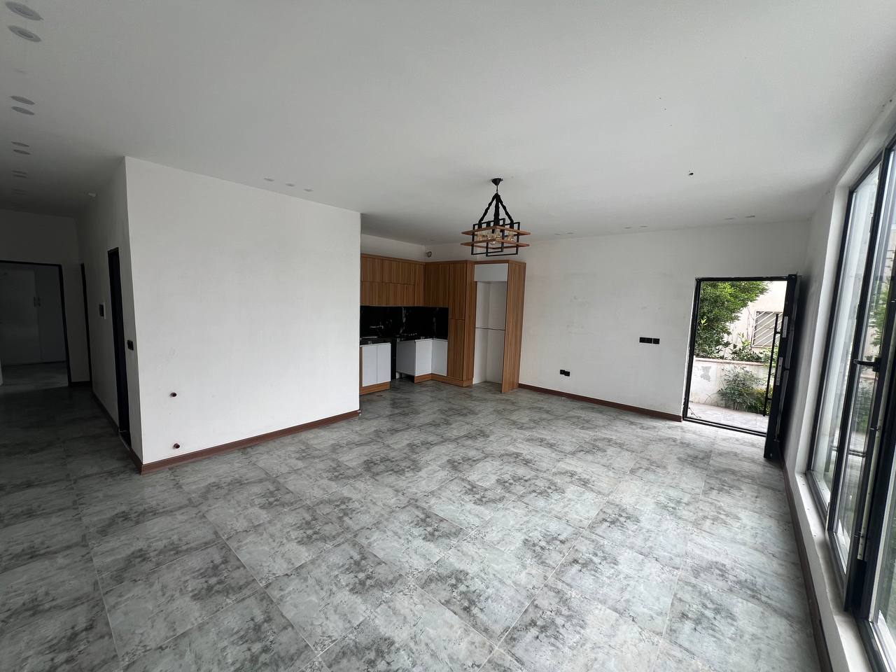 ویلای-فلت-مدرن-آپادانا-۱۷۰-متر-زمین-تاپ