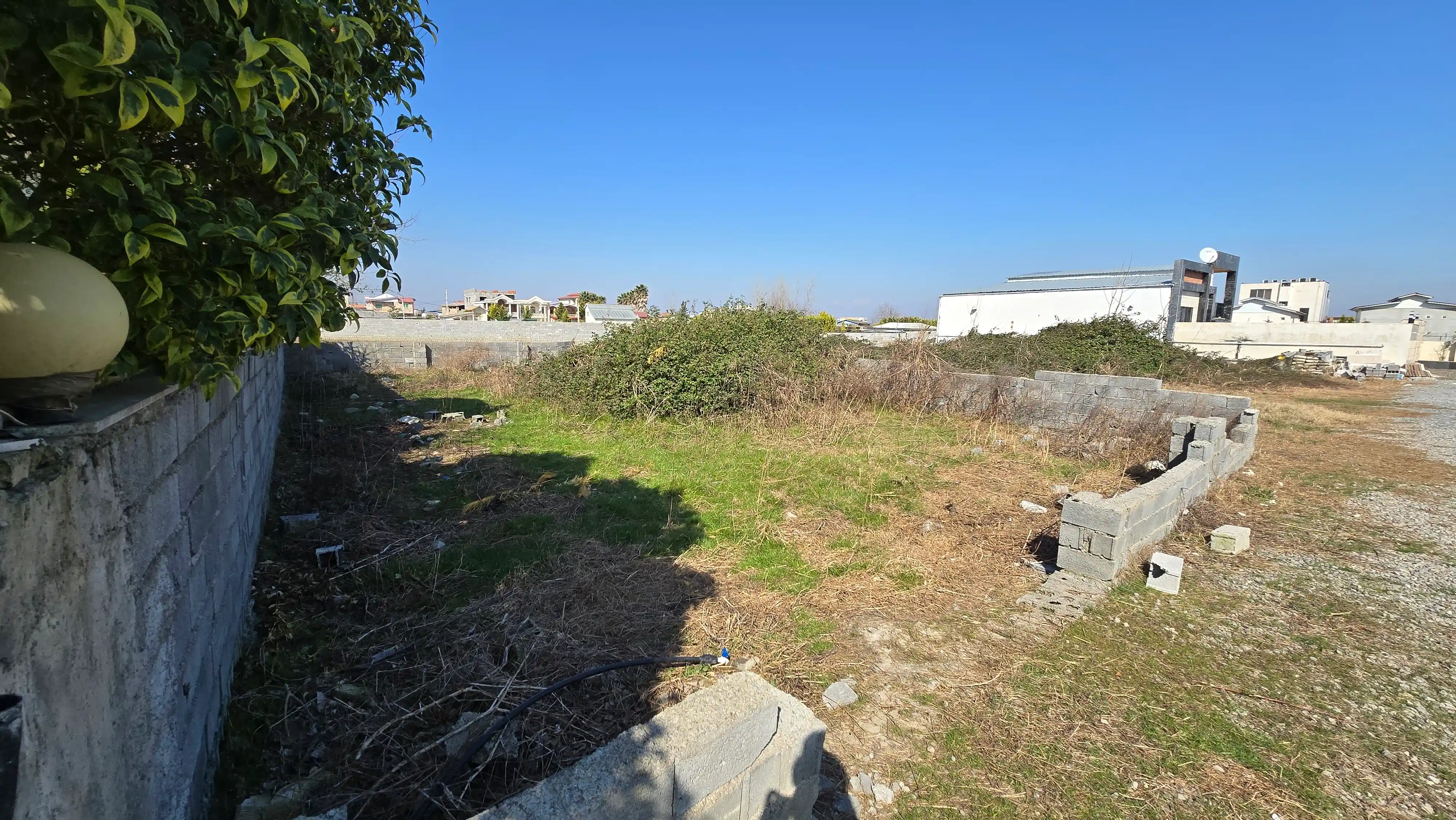 زمین-داخل-بافت-امیرآباد-آماده-ساخت-نزدیک-جاده